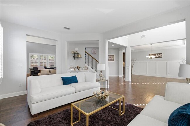 Building Photo - 2530 Maple Ridge Ln