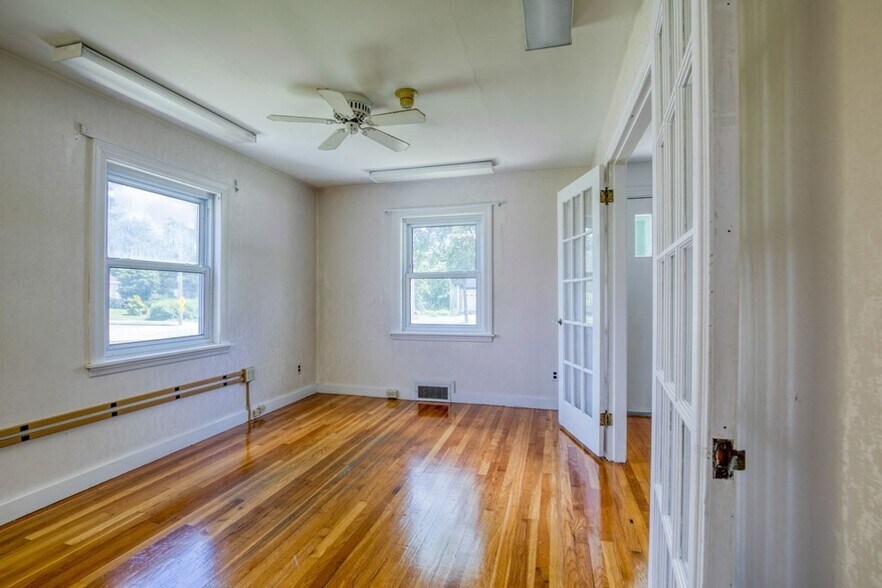 Building Photo - 485 Hamilton St