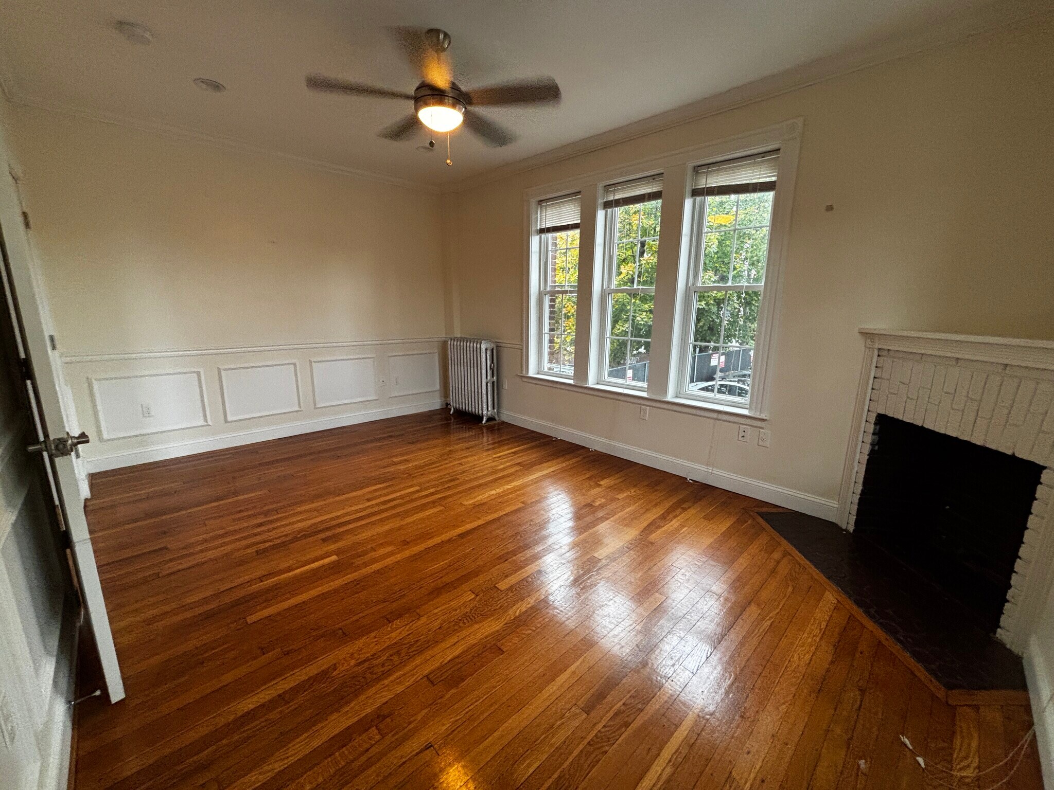 Building Photo - 18 Glenville Ave