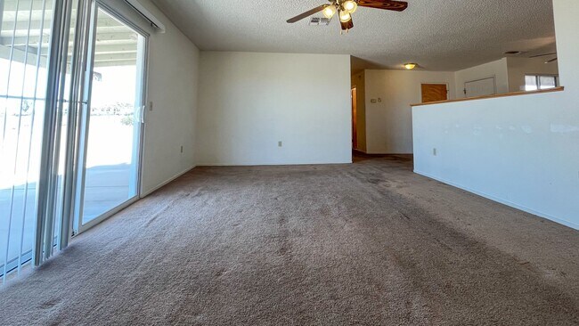 Building Photo - Cute 3 Bedroom 2 Bathroom Home