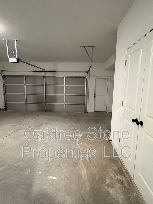 Building Photo - 634 Grove Glen Ct