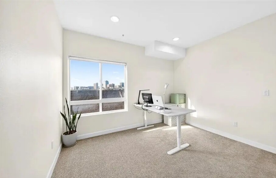 Bed1 - 2321 W 10th St