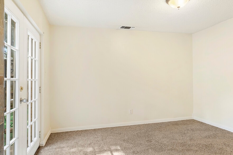 Building Photo - 421 San Mateo Dr