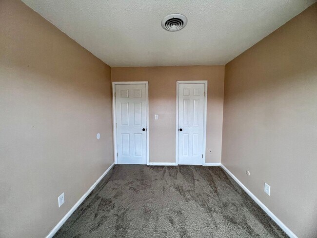 Building Photo - 4080 Thomas Jefferson Dr