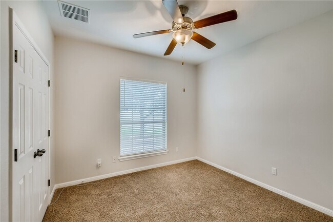 Building Photo - 2136 Granite Hill Dr