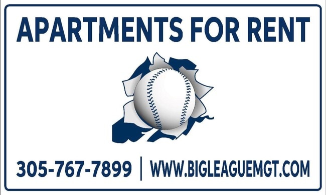 Building Photo - Spacious Studio Duplex