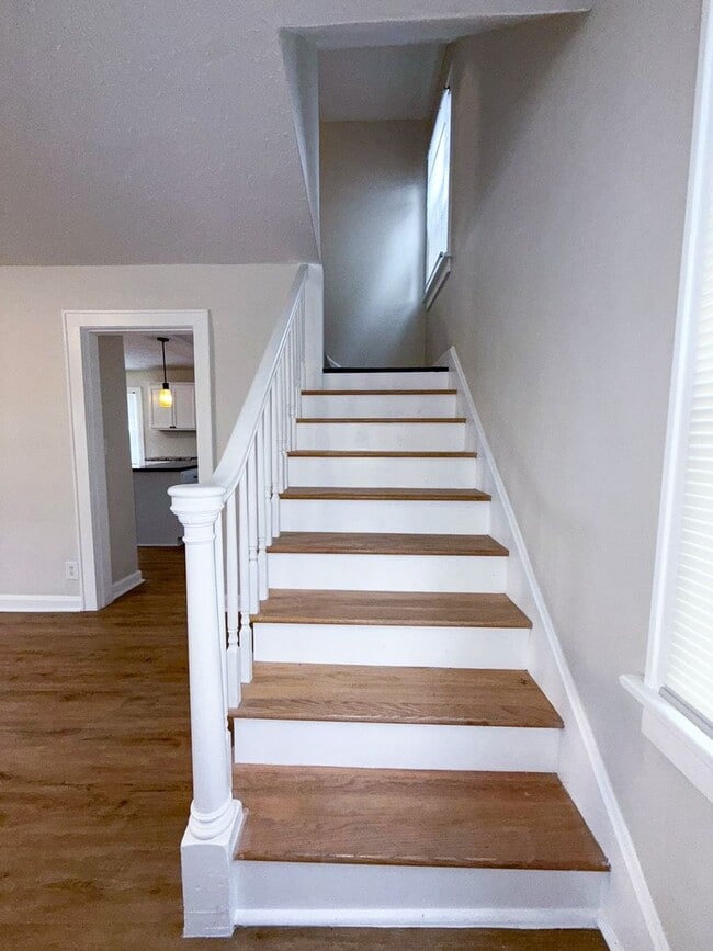 Building Photo - Gorgeous 3BR Renovation with Stylish Updates and Plenty of Space!