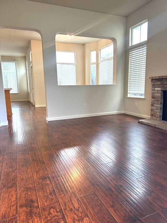 Building Photo - Beautiful charming single story home