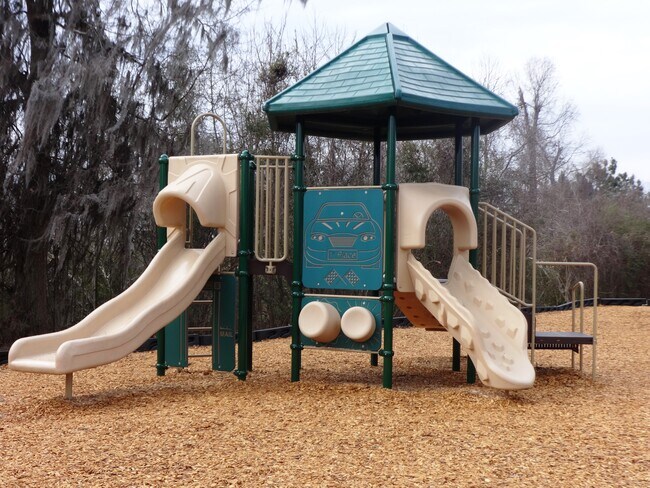 Building Photo - 405 Crystal Oaks Ln