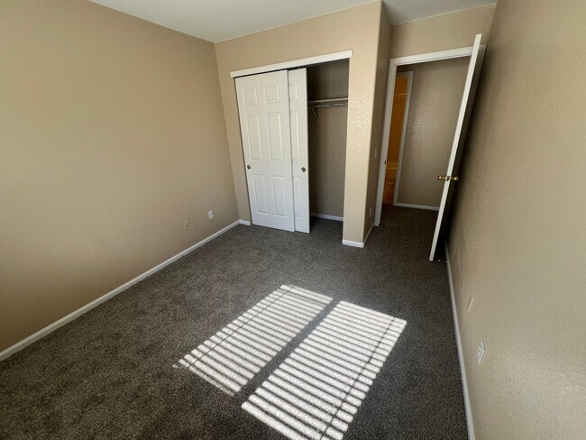 Building Photo - Stunning Home for Rent in Littleton - Lice...