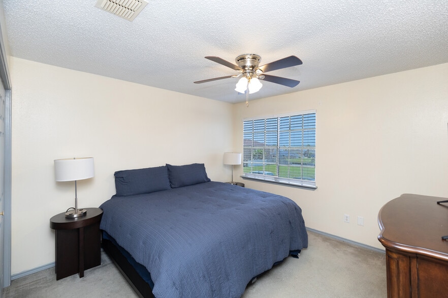 Building Photo - 15622 Cruiser St