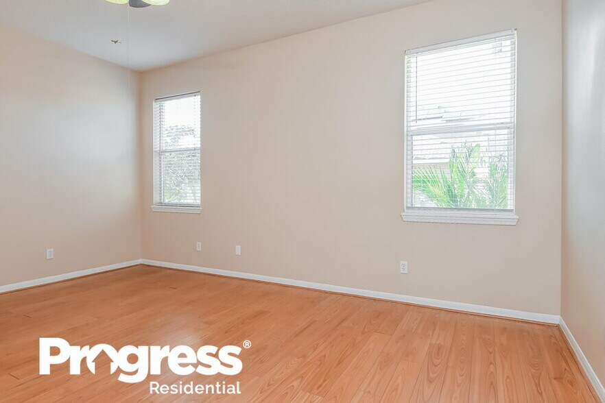 Building Photo - 537 Breezy Oak Way