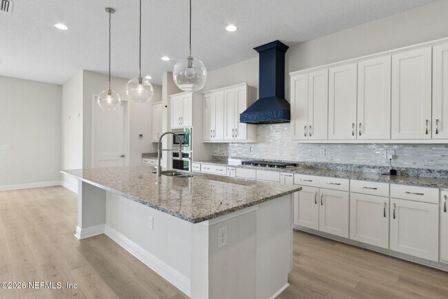 Building Photo - 401 Marquesa Cir