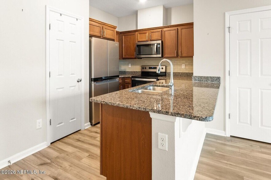 Building Photo - 9787 Fiddleback Ln
