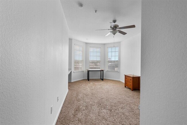 Building Photo - 7575 Kirby Dr