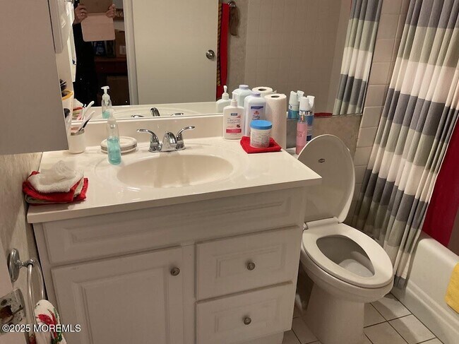 Building Photo - 1 Channel Dr