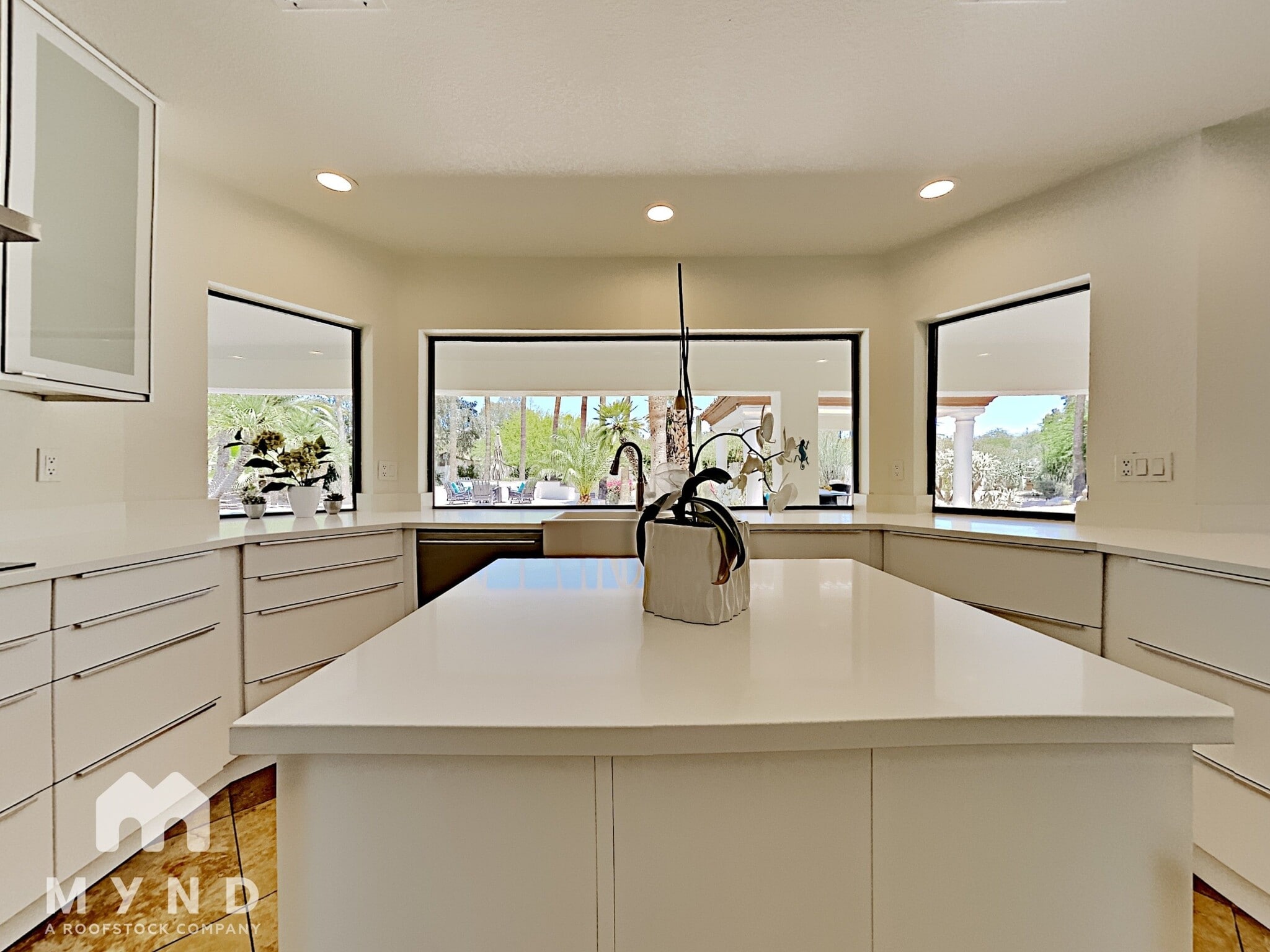 Building Photo - 8260 E Sutton Dr