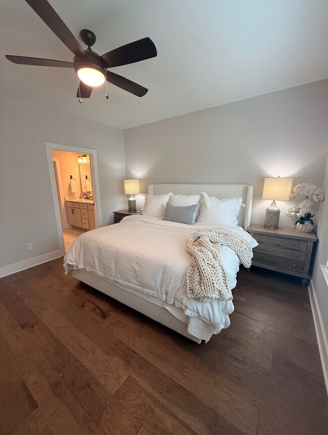 Building Photo - 9030 Headwaters Dr