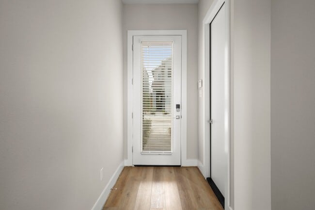 Building Photo - 8118 Esther Acres Ln