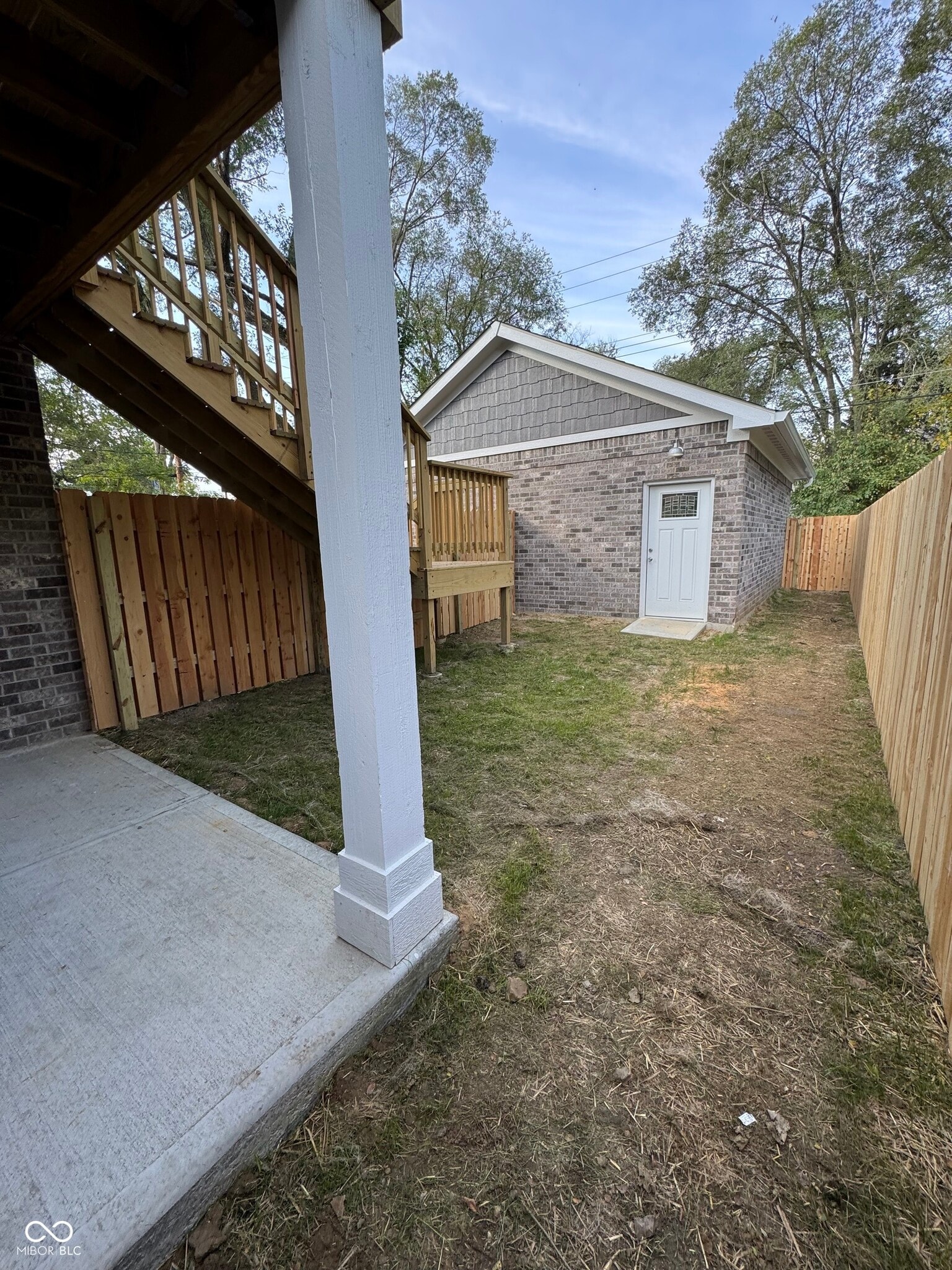 Building Photo - 528 N Elder Ave