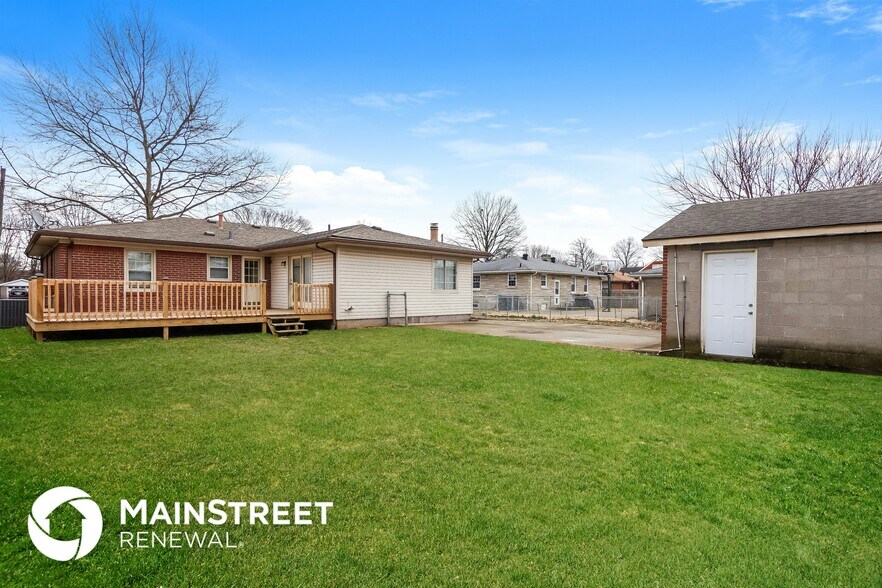 Building Photo - 7706 Poinsettia Dr