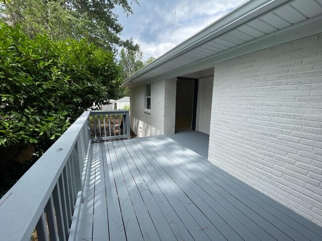 Building Photo - 205 W Drake Ave