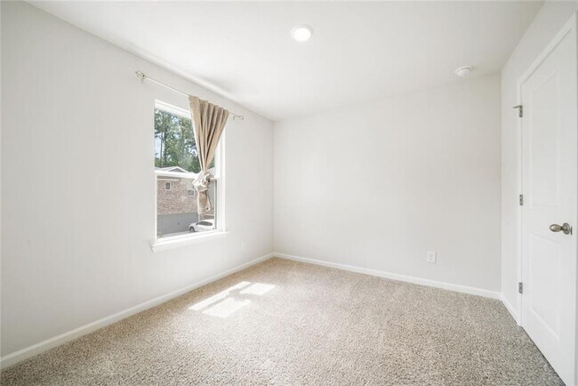 Building Photo - 1510 Lyon Wy Dr