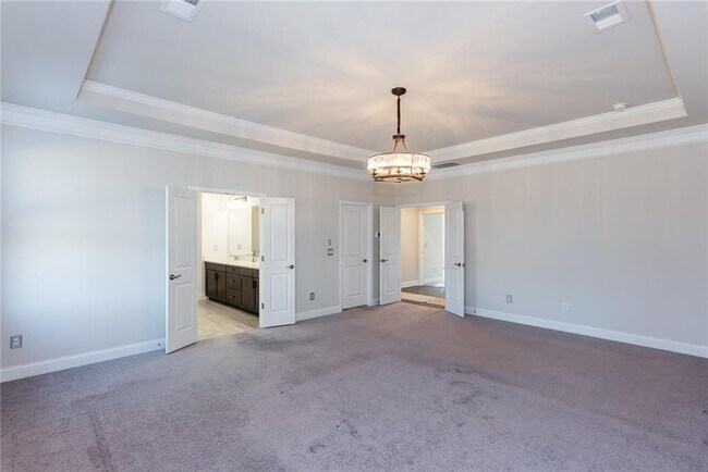 Building Photo - 5015 Montes Ln