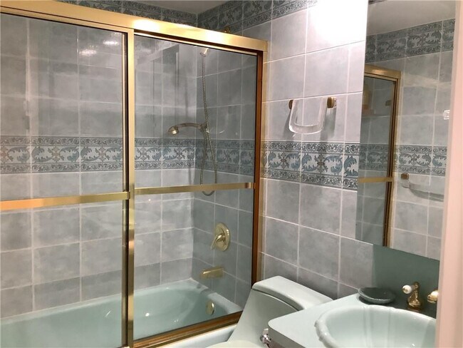 Building Photo - 300 Layne Blvd