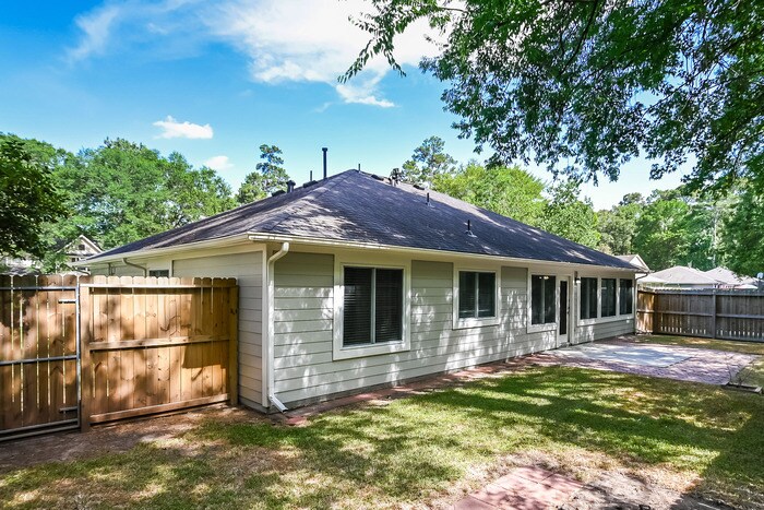 Building Photo - 21882 Pinewilde Ct