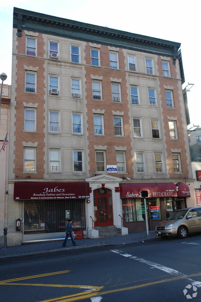 Building Photo - 506 S Broadway