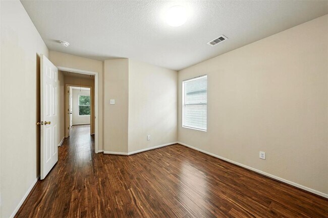 Building Photo - 3146 Madison Elm St
