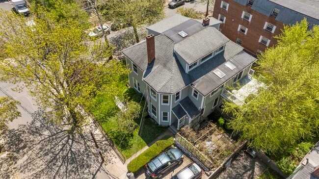 Building Photo - 156 Sycamore St