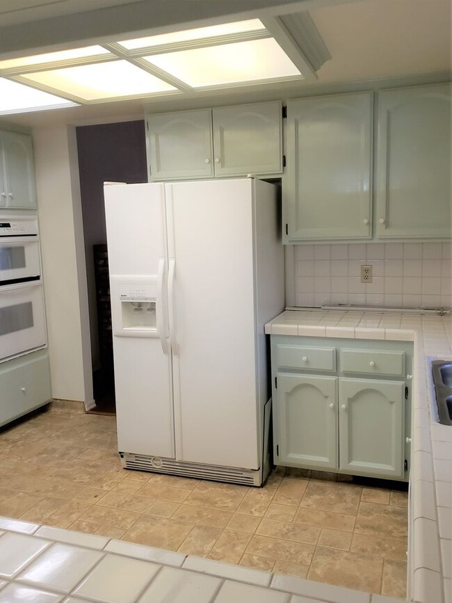 Building Photo - 4 bedroom 2 1/2 bath home in Sunset Oaks