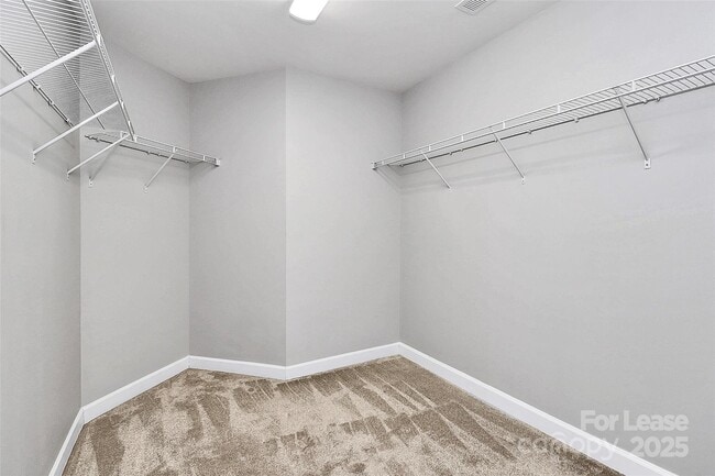 Building Photo - 9607 Royal Colony Dr