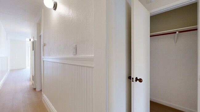 Building Photo - 1659 Grant Ave