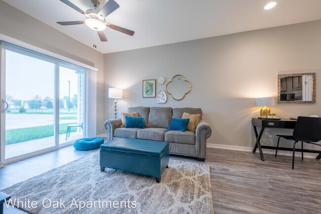 Building Photo - 9577 White Oak Ln