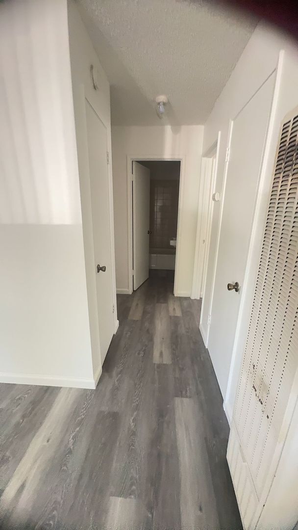 Building Photo - Charming 2 bedroom home - 1/2 OFF MOVE IN SPECIAL