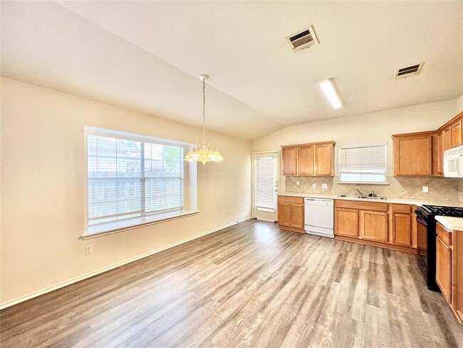 Building Photo - 2221 Pearson Way