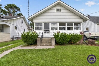 Building Photo - 3644 Leybourn Ave