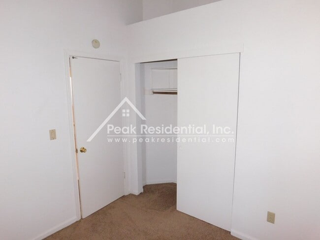 Building Photo - Spacious 3bd/2ba North Sacramento House with 2-Car Garage