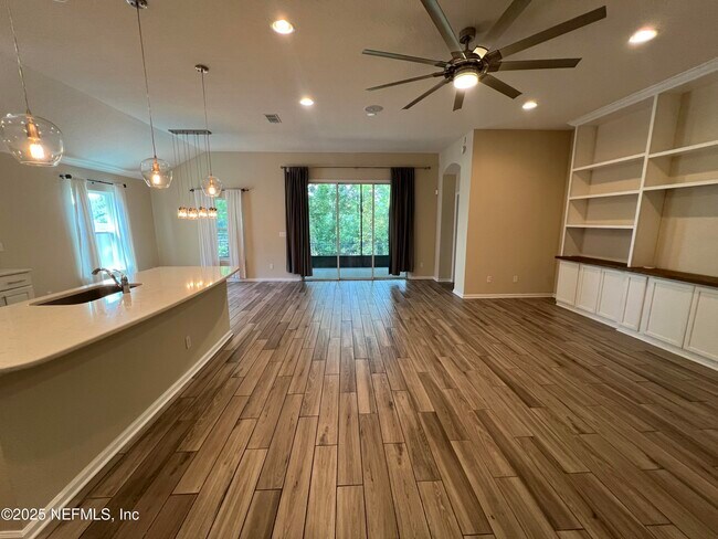 Building Photo - 2618 Salt Lake Dr