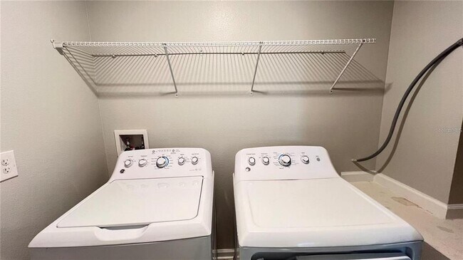 Building Photo - 1343 Lassen St