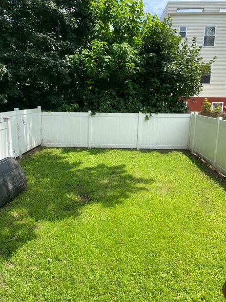 Building Photo - 534 S 20th St