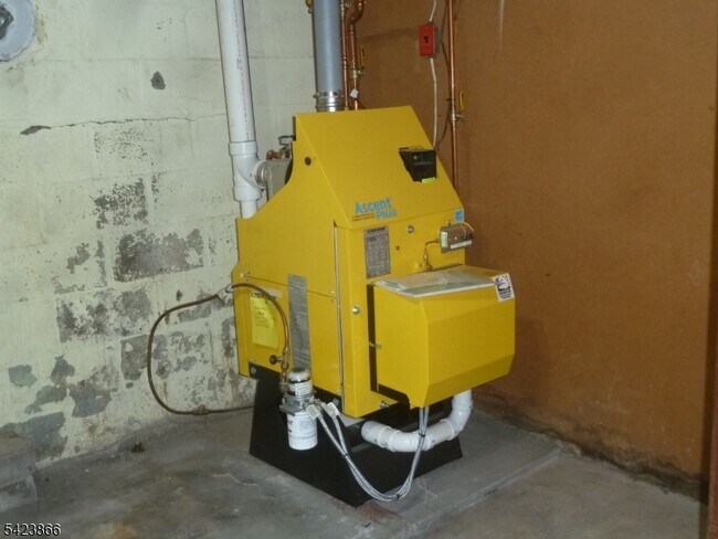 Building Photo - 72 Kennedy Rd