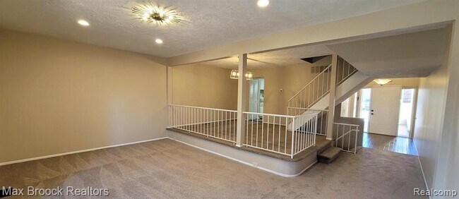 Building Photo - 7416 Azalea Ct