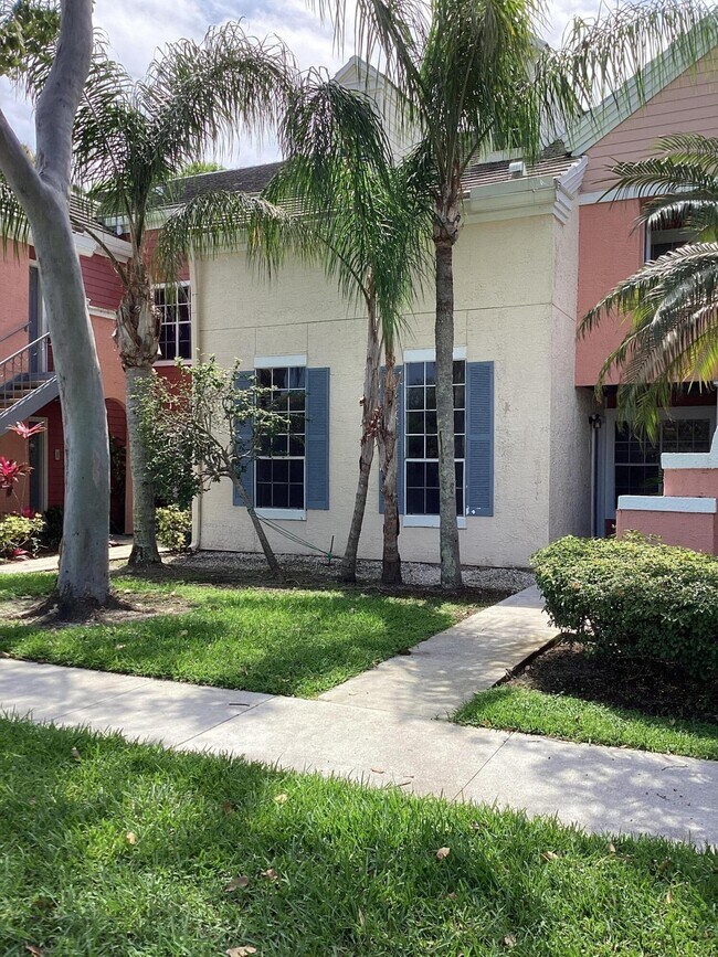 Primary Photo - 1385 Crystal Way