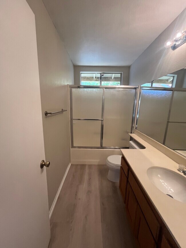 Building Photo - 14864 Spinnaker Ln