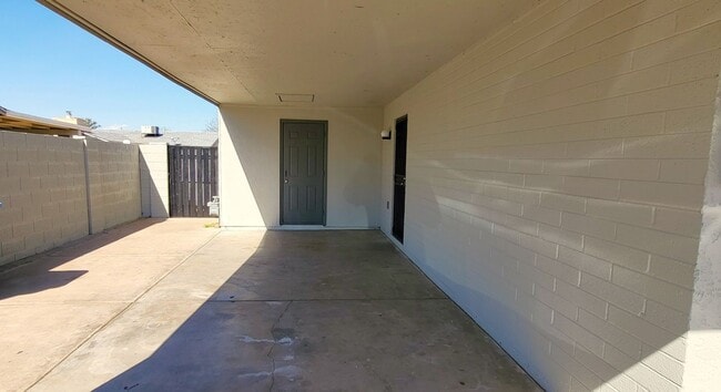 Building Photo - CHARMING GEM ON THE WESTSIDE!!!