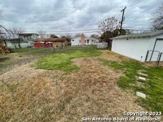 Building Photo - 215 Edna-